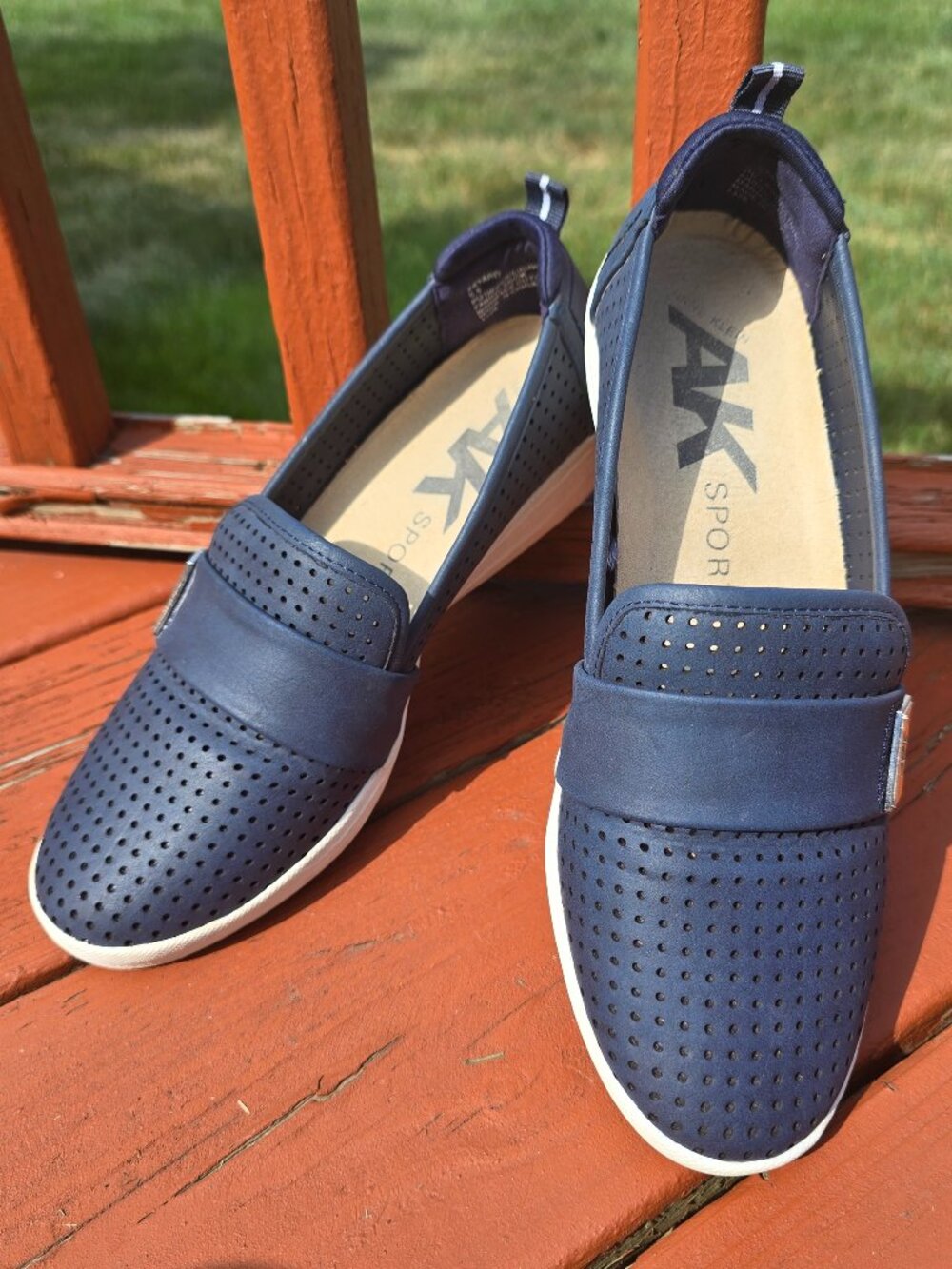 AK Anne Klein Sport Akyard Perforated Navy Loafers Slip On Shoes 5.5